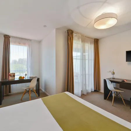 Appart'city Confort St Quentin En Yvelines - D'arcy 3*